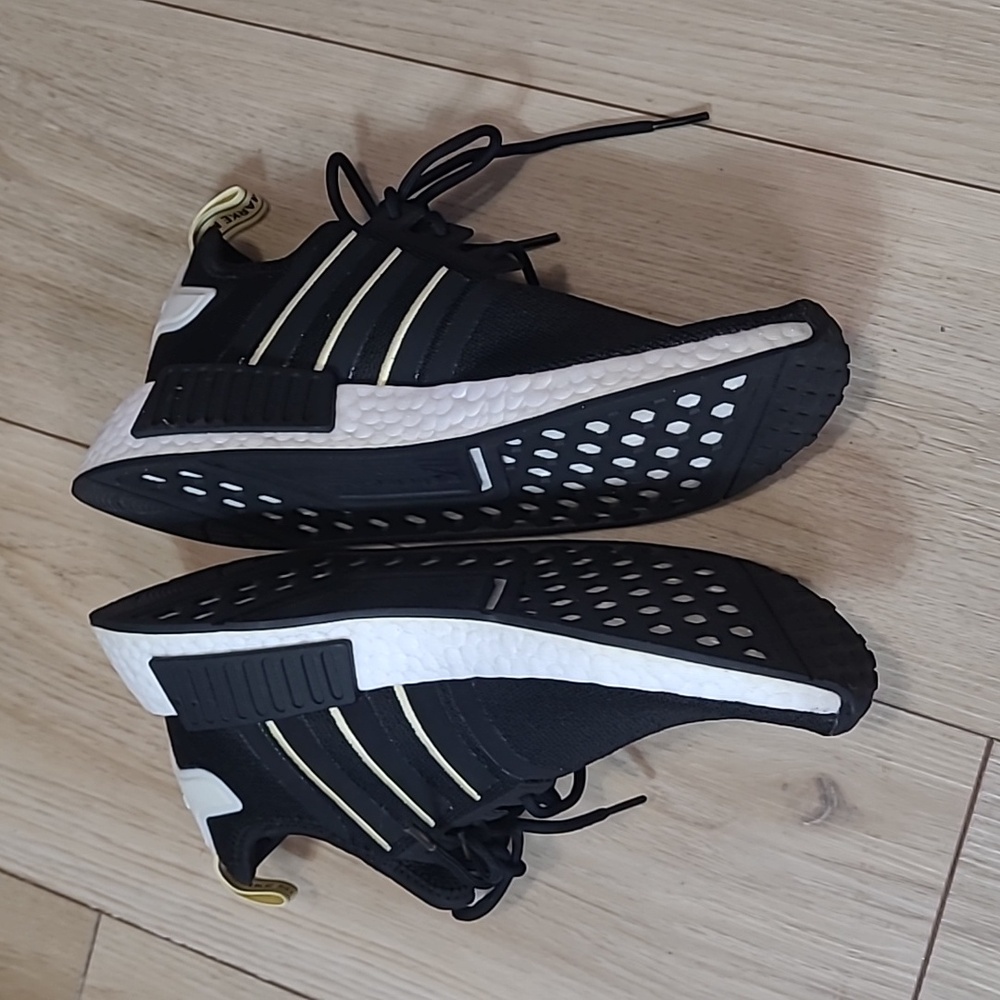 Adidas Thebe Magugu NMD R1 Size 7.5 - Picture 3 of 12